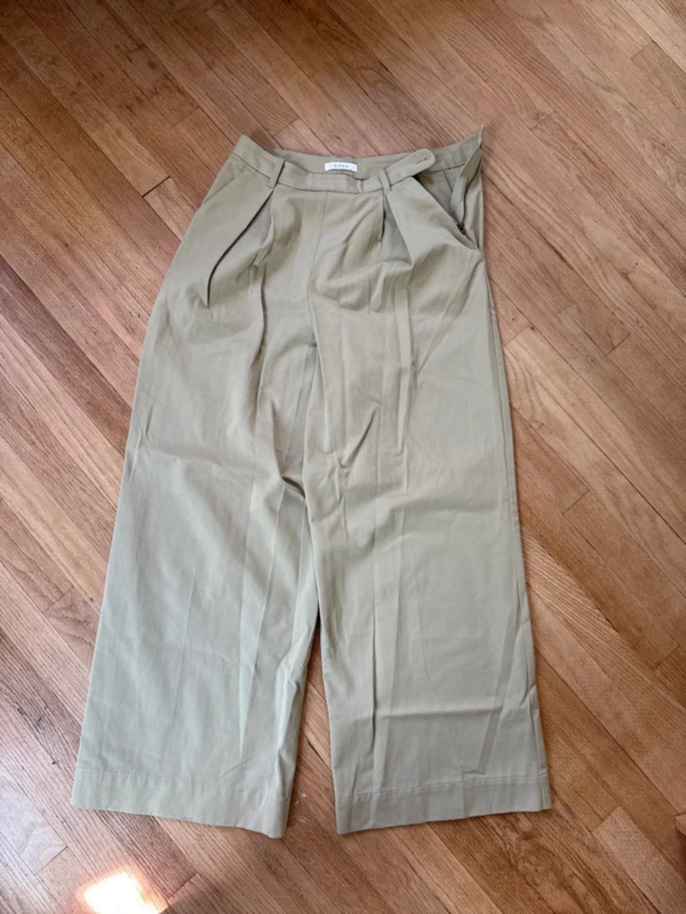 Doen high waisted, wide leg khakis
